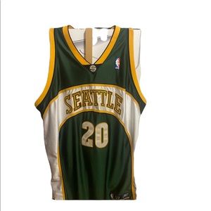 #20 Gary “the glove” Payton jersey size 52